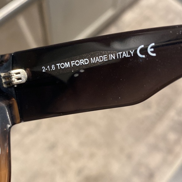 Tom ford Anoushka cat eye sunglasses. Great condition. - Picture 5 of 8